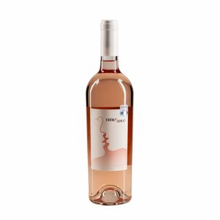 ვარდისფერი ნახევრად ტკიბილი ღვინო 0,75 ლ