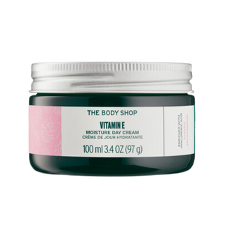 ბოდი შოპი - ვიტამინი E სახის კრემი 48 სთ დამატ. ყველა ტიპის კანი 100მლ 93344/91614 DAY CREAM VITAMIN E 100ML A0X 26967