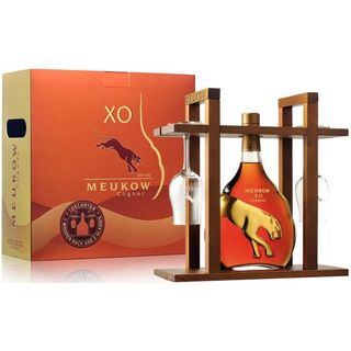 Meukow Xo 0,7 L 40 % Wooden Rack + 2 Tulip Glasses - კონიაკი მეუკოვი იქს ოუ