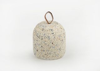 ბამბის დისკებისა და ჩხირების სათავსო - KARO POLYRESIN / TERAZZO COTTON 9,8X9,8X10,3 CM ECRU