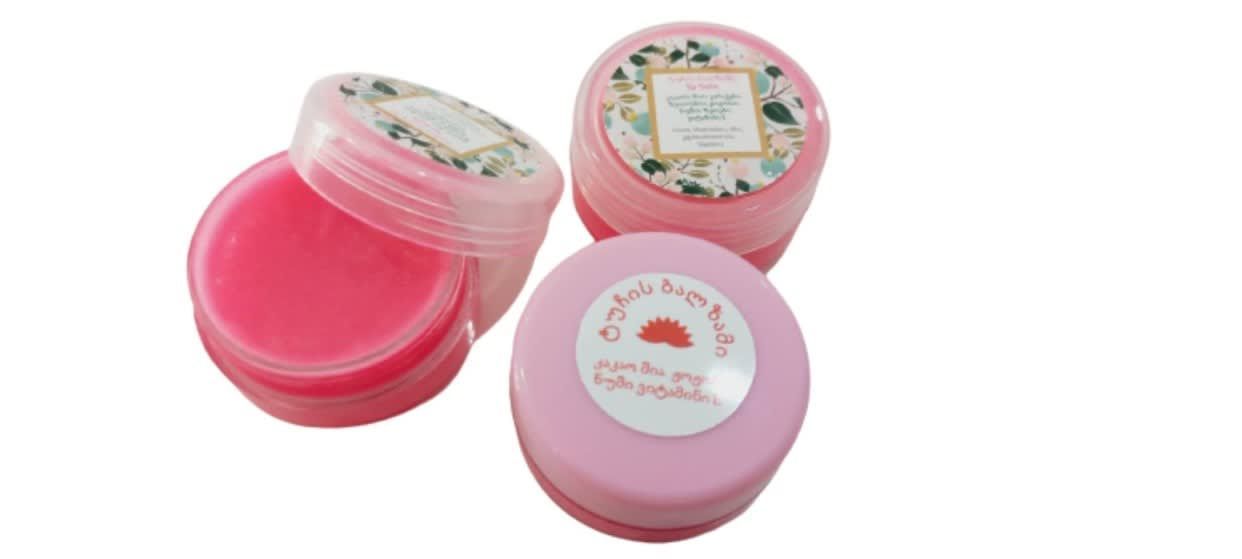 ტუჩის კოსმეტიკა