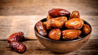 ირანული ფინიკი შეფუთვით 1 ყუთი