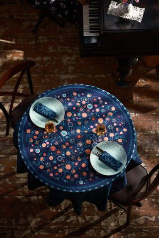 სუფრა "აფხაზეთი" - 140x140 ლურჯი