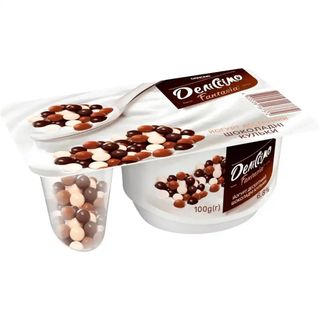 Йогурт Даніссімо Фантазія шоколадні кульки 6.8% 100 г