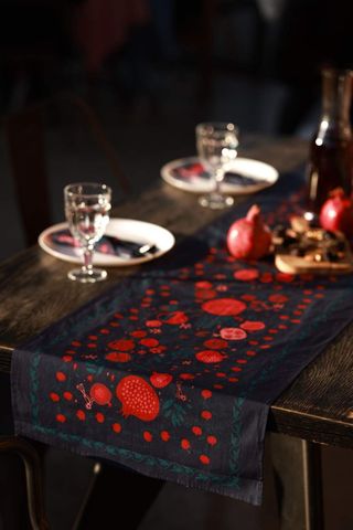 რანერი "ბროწეულები" - 175x40 ლურჯი