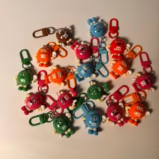 ბრელოკი M&M