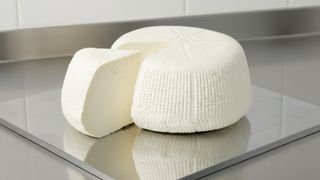 იმერული ყველი (500 გრამი)