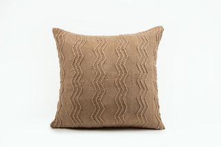 დეკორატიული ბალიშის პირი - ZIGZAG KNITTED ACRYLIC CUSHION COVER 45X45 CM MOCHA