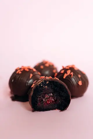 Тістечко CandyCake з вишнею