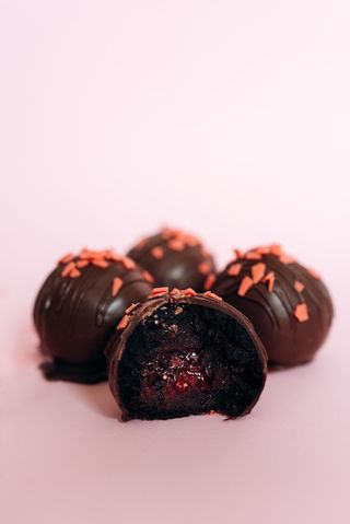 Тістечко CandyCake з вишнею