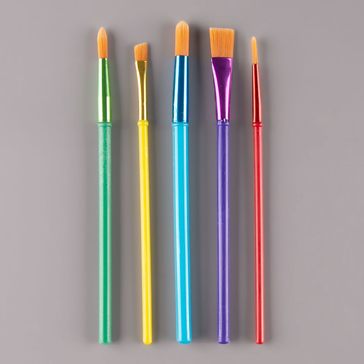 Краски и кисти