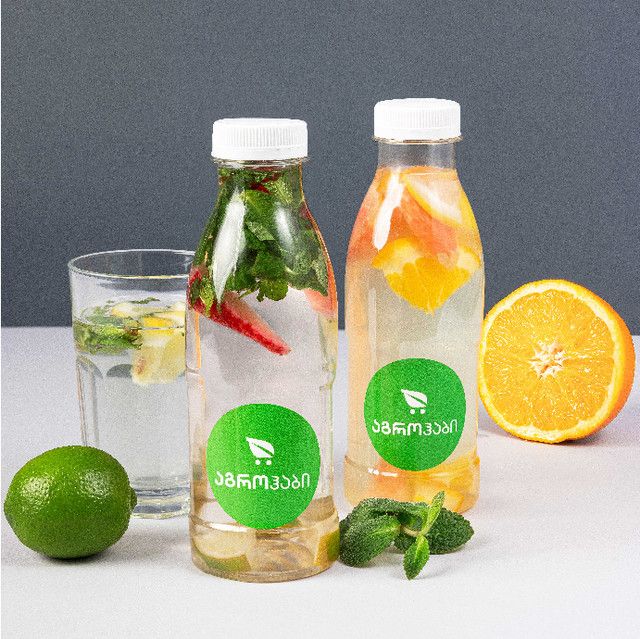 წვენი და დეტოქს წყალი