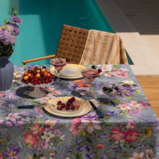 სუფრა - ქართული ფლორა- ღია 140 x 140 სმ  პოლიესტერი