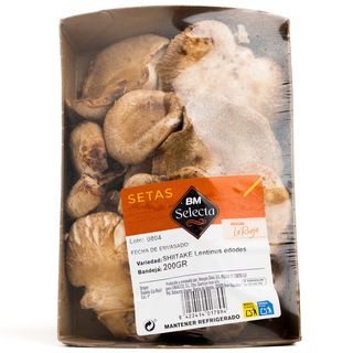 Shitake Caserio Y Temporada Bandeja (200 G Aprox)