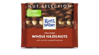 RITTER SPORT რძიანი შოკოლადი მთლიანი თხილით-100გ/4000417700001