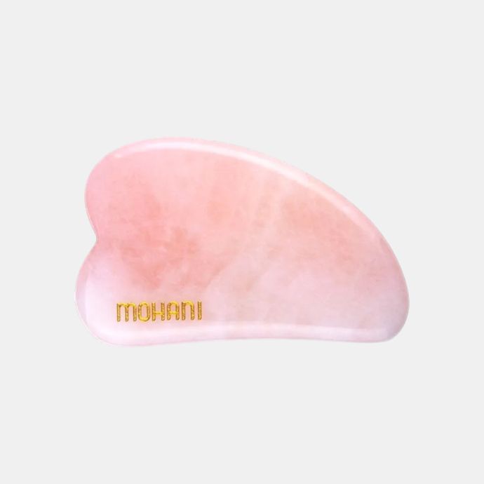 Masaż i ujędrnianie twarzy.