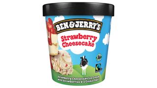 Ben&Jerry's - Lody z truskawkową masą sernikową i ciasteczkową - 465 ml