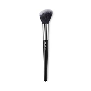 F140 SOFT CHEEK BRUSH Pennello viso dalla forma obliqua ideale per applicare prodotti in polvere e crema 