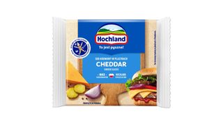 Hochland - Ser cheddar kremowy topiony w plastrach - 130 g