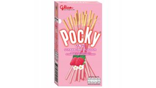 Glico - Paluszki w czekoladzie o smaku truskawkowym - 47 g