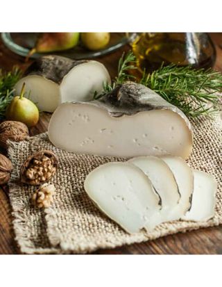 Queso Sarró de Cabra Semicurado Montbrú Trozos (Aprox. 400 Gr.)