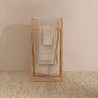 Toalla De Baño De Rizo De Algodón Y Bambú Sublim Gris Piedra 70x140 cm