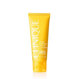 Clinique Protector Solar Facial Anti-Edad En Crema Spf 30