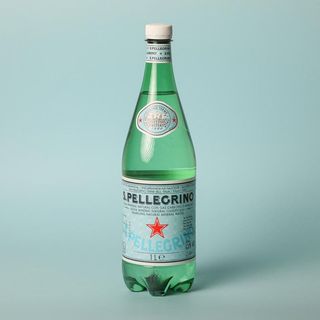 Aigua Mineral Amb Gas S. Pellegrino 1L.