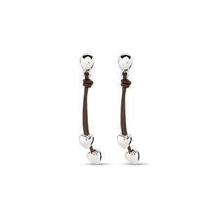 Pendientes Con Cadena Colgante De Cuero Y Dos Corazones Pequeños Bañados En Plata De Ley