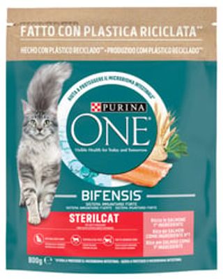 Comida gatos One esterilizados salmão 800 g