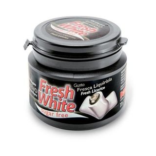 Chewing gum ripieno gusto liquirizia