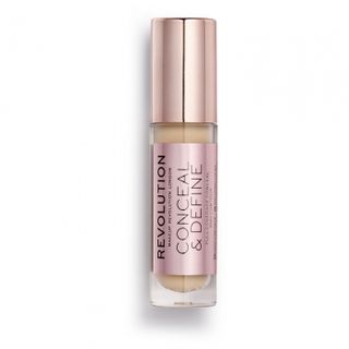 Corrector C5 Para Tonos De Piel Claros O Claros Con Un Subtono Rosado Cálido 16H De Duración Acabado Mate Conceal & Define Makeup Revolution 1 Ud.
