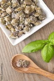 Przekąski, chipsy, tapas.