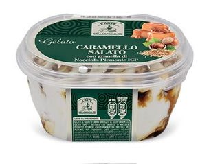 Gelato al caramello salato con granella di nocciole del Piemonte IGP