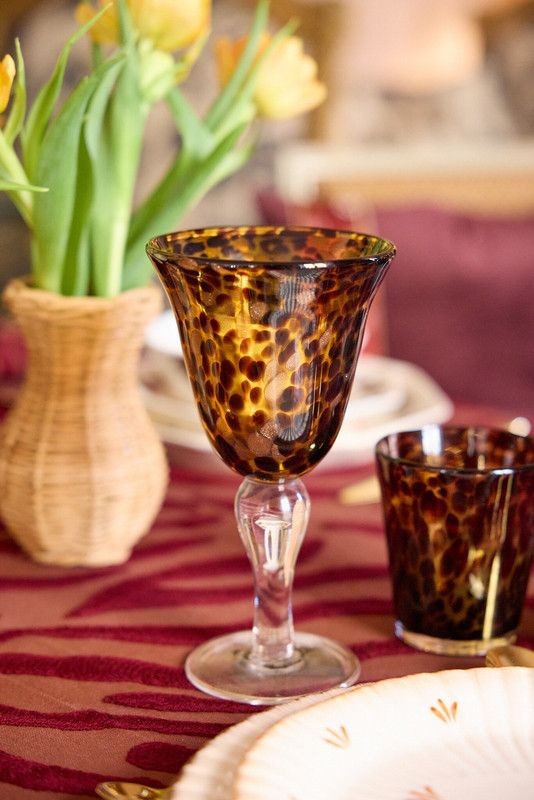 Cristalería, botellas y jarras