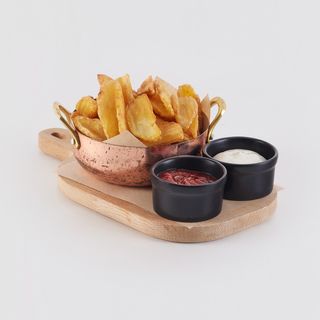 PATATINE FRITTE CON SALSE