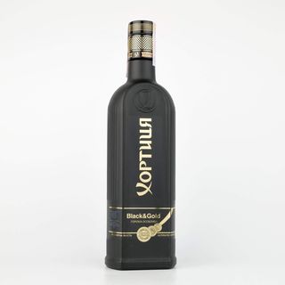 68304-Водка Хортица Чернозлатна 0.7