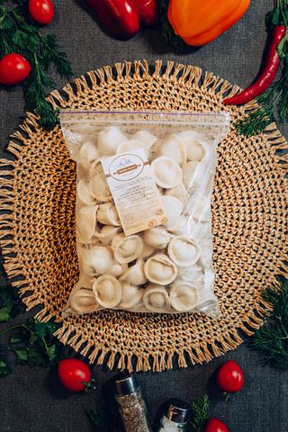 Pelmeni cu făină integrală și carne din porc și vită