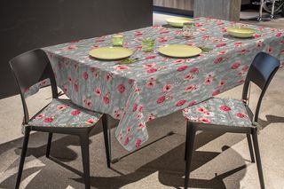 Sivi promotivni set sa 4 jastučića za stolice, 120x160cm