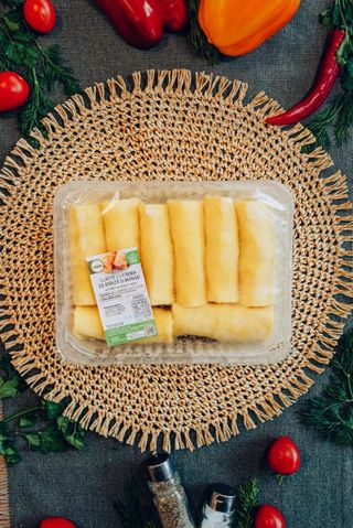 Clătite cu mango și cremă de brînză