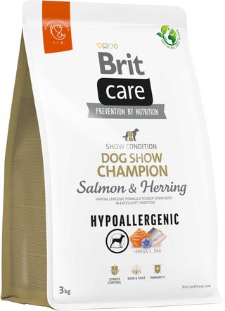 BRIT CARE Hypoallergenic Dog Show Champion, cu Somon şi Hering 3 kg