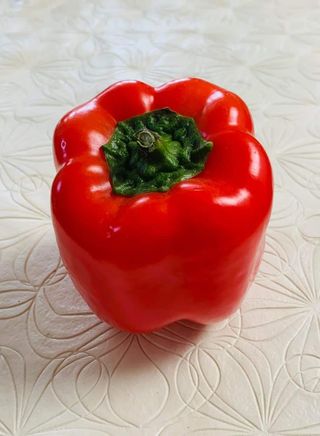 Crvena paprika komad