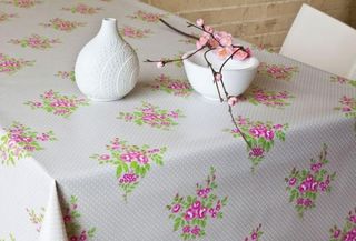 Mušema za sto 140cm rozi \"cvjetići\" Patifix P0150029