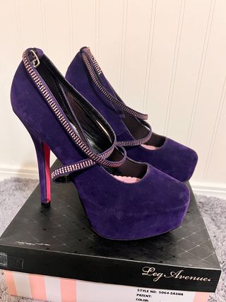 Pantofi cu toc Purple Sasha Velvet Pump Platform, Leg Avenue, marimea 38.5