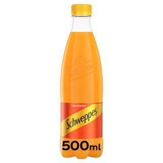Bautura carbogazoasa cu aroma de mandarine Schweppes Mandarin, 0.5 l