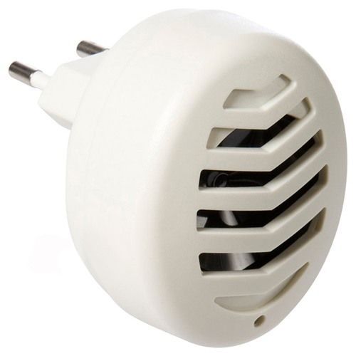 Baštenska pomagala i zaštita od štetočina