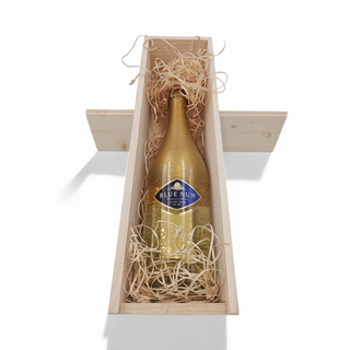 Pachet Cadou Vin Spumant Alb Blue Nun Gold 24 K Edition 11%, Cutie Lemn Personalizata 0.75L