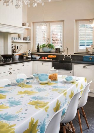 Mušema za sto 140cm cvijetni dez. plavo-zelena Patifix P0150085