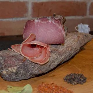 Cotlet porc crud-uscat