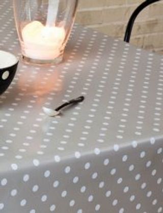 Mušema za sto 140cm dez.150042 na bijele tufne Patifix P0150042